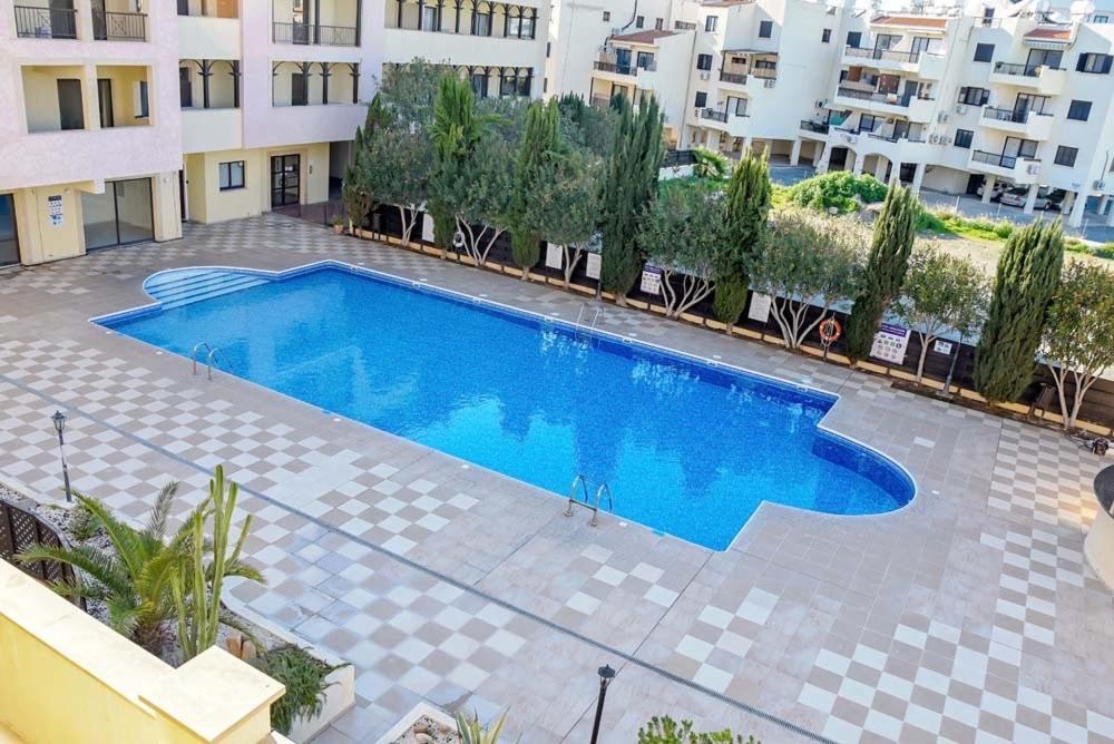 Queens Garden Walking Distance To The Beach Paphos Exterior foto