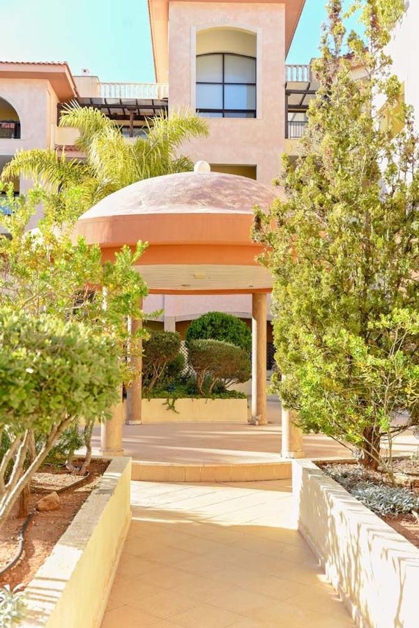 Queens Garden Walking Distance To The Beach Paphos Exterior foto
